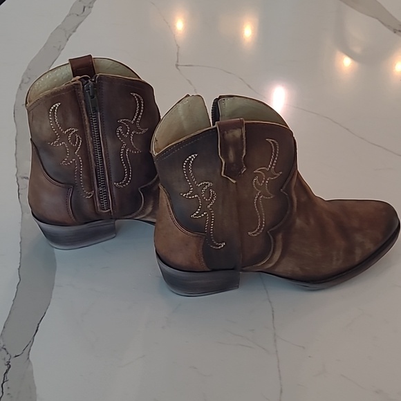 Circle G Genuine Leather Brown Western Ankle Boots size 8 - Picture 4 of 7